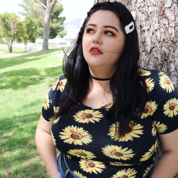 Meet your Posher, Amanda - Picture 1 of 1